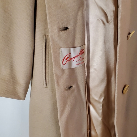 Vintage 60s Midcentury Classic Cream Feminine Button Coat with Brown Fur Collar - Picture 13 of 16